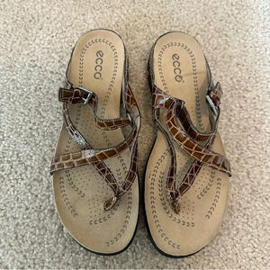 Ecco Brown Croc Patent  Slip On Sandals Leather Strappy Size EU39 US 8/8.5